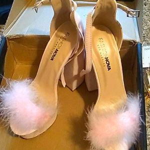 Pink fashion nova pumps